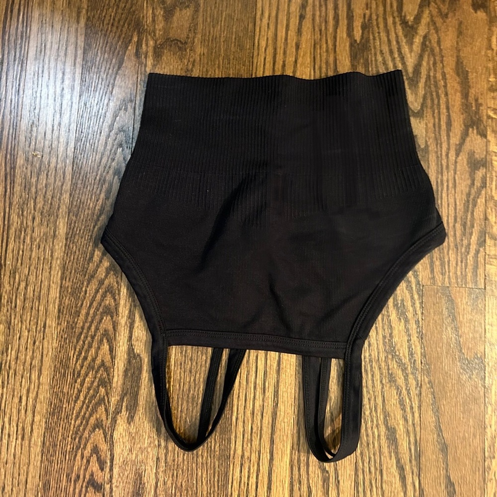Womens ribbed cropped workout tank